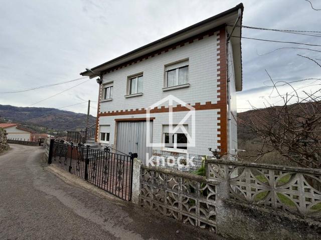 Chalet en venta en Bimenes, Asturias