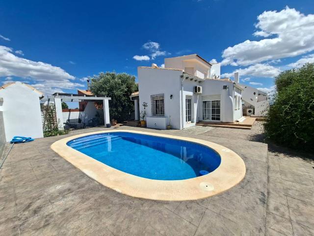 Chalet en venta en Tollos, Vega Alta del Segura