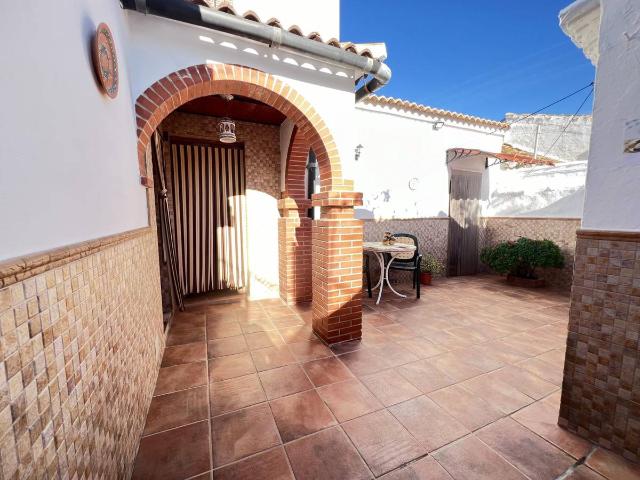 Villa en venta en Antequera