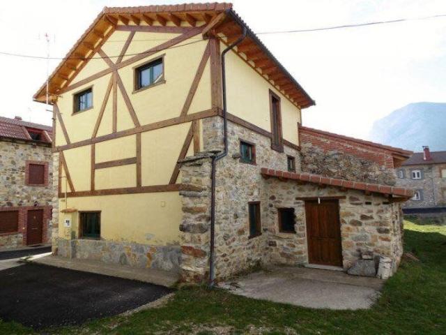 Villa en venta en Boca De Huérgano