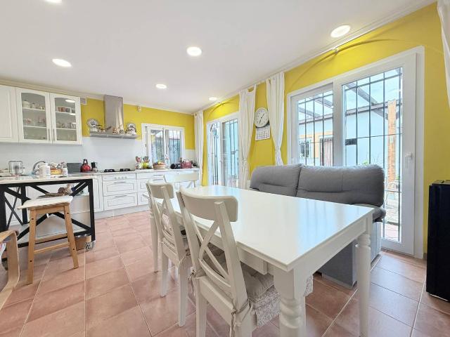 Chalet en venta en Bollullos De La Mitación, Andalucía