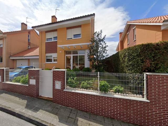 Chalet en venta en Barcenilla, Piélagos