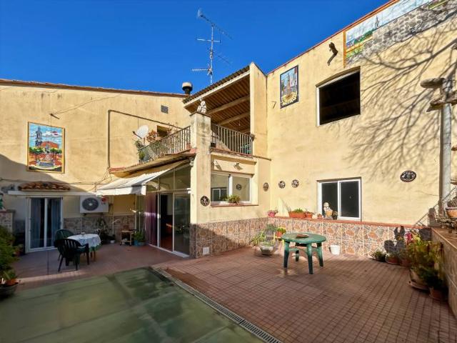 Villa en venta en Borrassà