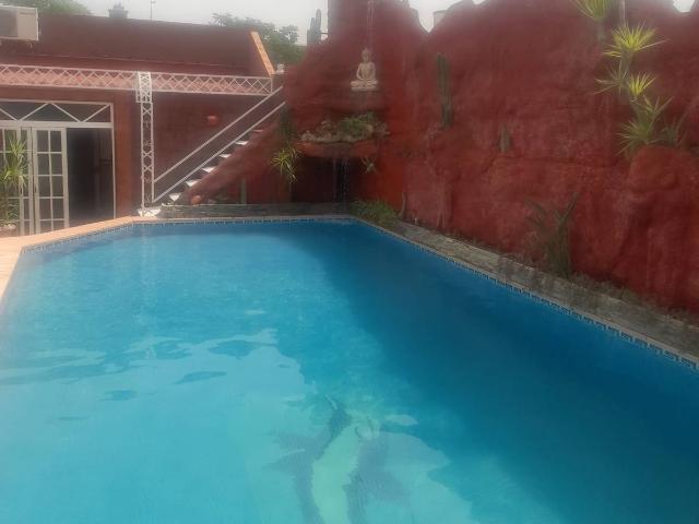 Chalet en venta en Brenes, Andalucía