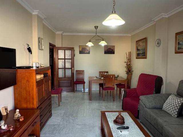 Chalet en venta en Brenes, Sevilla