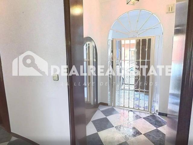Chalet en venta en Brenes, Andalucía
