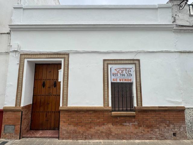 Chalet en venta en Brenes, Andalucía