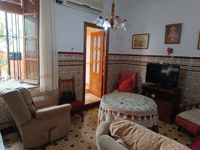 Chalet en venta en Brenes, Andalucía