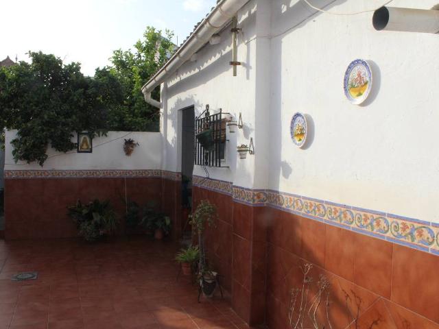 Chalet en venta en Brenes, Sevilla