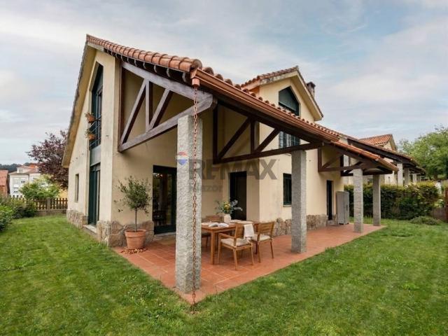 Chalet en venta en Brión, Santiago