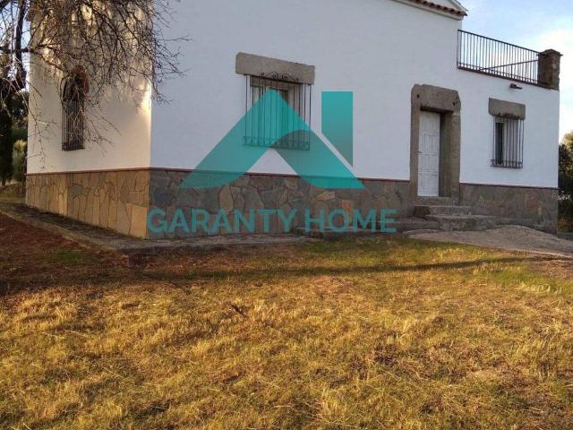 Villa en venta en Brozas
