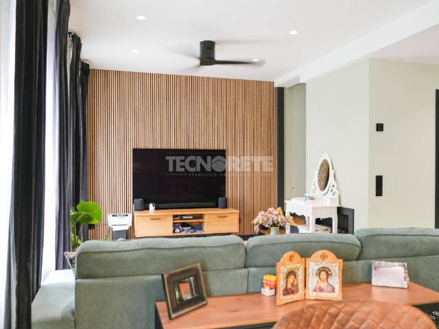 Villa en venta en Madrid, Cortes