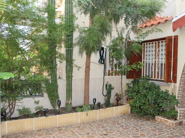 Villa en venta en Guardamar Del Segura