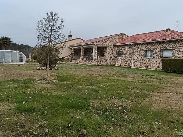 Chalet en venta en Buendía, Castilla-La Mancha
