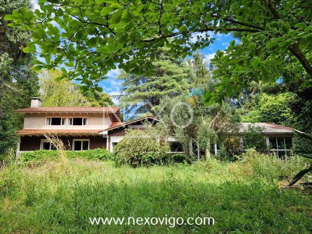 Villa en venta en Bueu, O Enleito