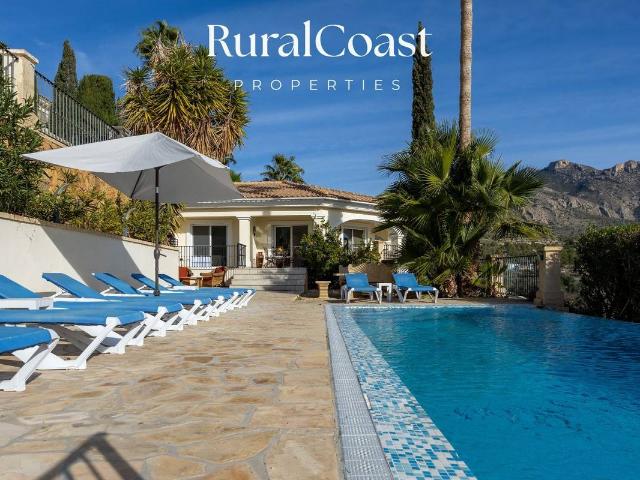 Chalet en venta en Busot, Valencia
