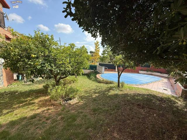 Chalet en venta en la Romànica, Barberà Del Vallès
