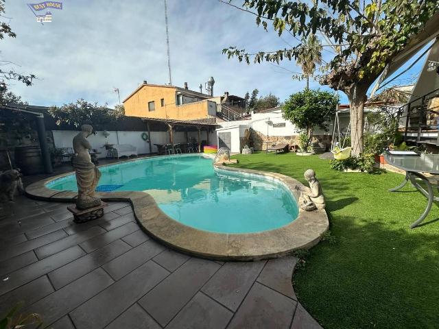 Chalet en venta en la Romànica, Barberà Del Vallès