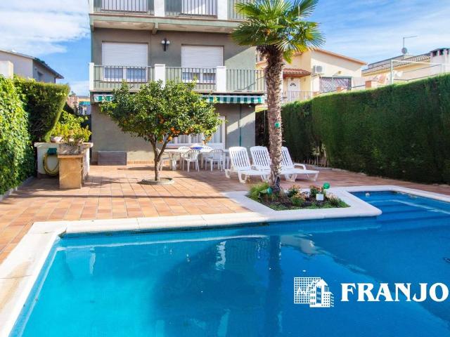 Chalet en venta en la Romànica, Barberà Del Vallès