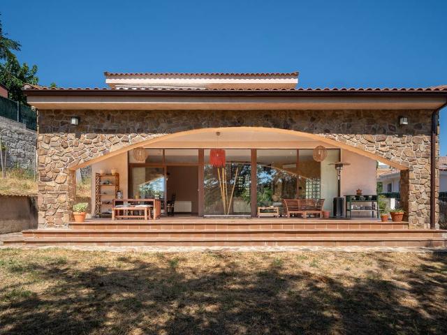 Chalet en venta en Cabanillas De La Sierra, Madrid