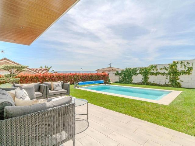 Villa en venta en Cabanillas Del Campo
