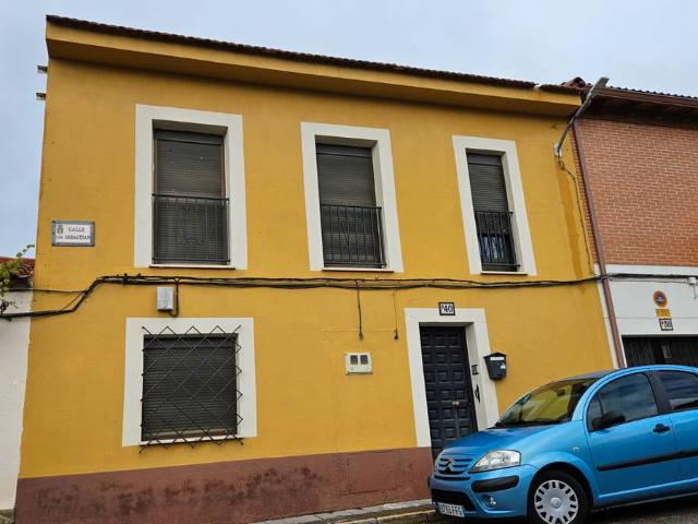 Villa en venta en Cabanillas Del Campo