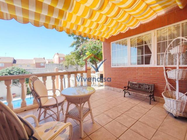 Villa en venta en Cabanillas Del Campo
