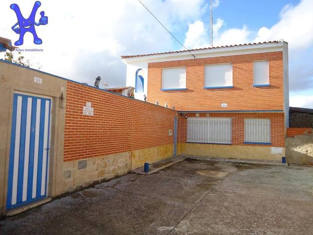 Villa en venta en Cabezabellosa De La Calzada