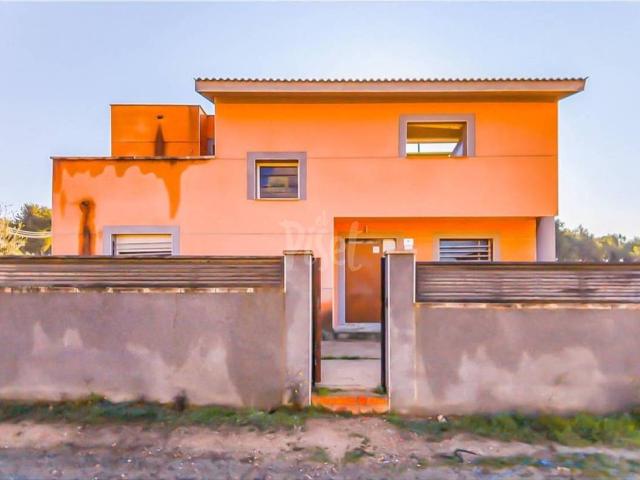 Villa en venta en Cabra Del Camp