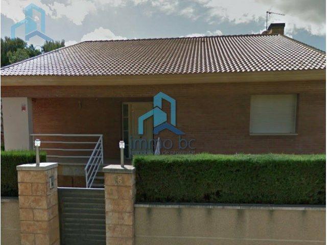 Villa en venta en Cabra Del Camp