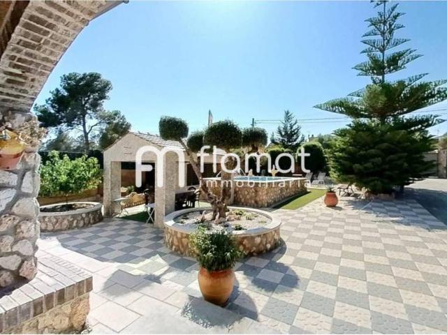 Villa en venta en Cabra Del Camp