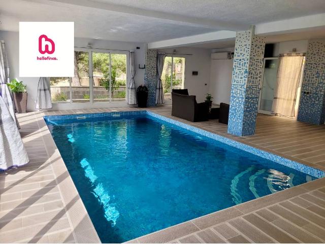 Villa en venta en Cabra Del Camp