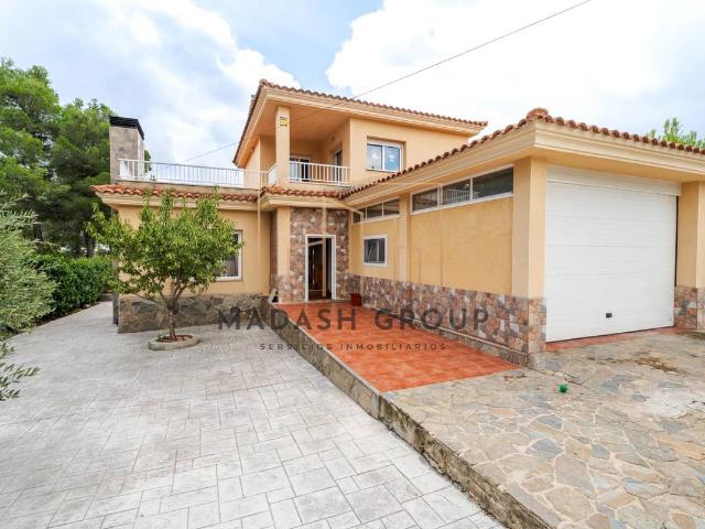 Chalet en venta en Cabra del Camp, Tarragona