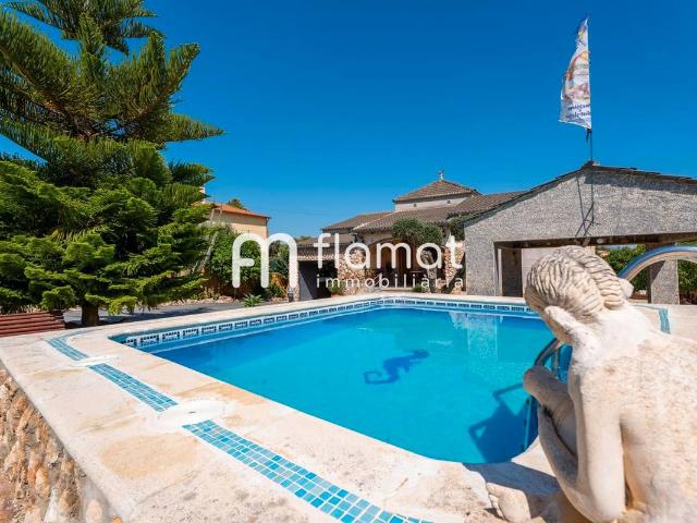 Villa en venta en Cabra Del Camp