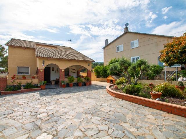 Villa en venta en Cabra Del Camp