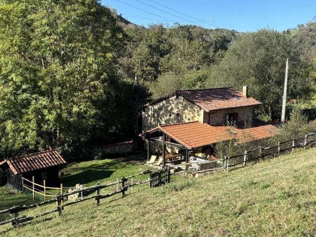 Chalet en venta en Carreña, Cabrales