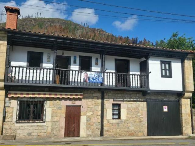 Chalet en venta en Cabuérniga, Cantabria