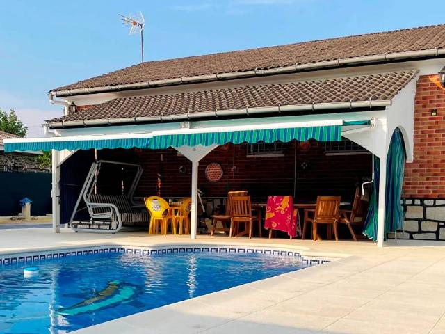 Villa en venta en Santa Cruz Del Retamar, Las Perdices