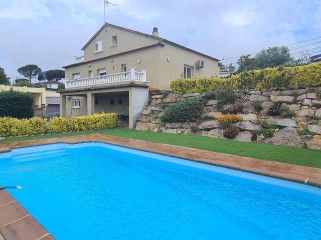 Villa en venta en Caldes De Malavella, Canigó