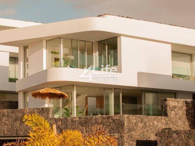 Chalet en venta en La Postura, Adeje