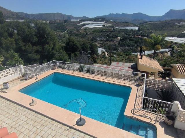 Chalet en venta en Callosa D'en Sarrià, Valencia