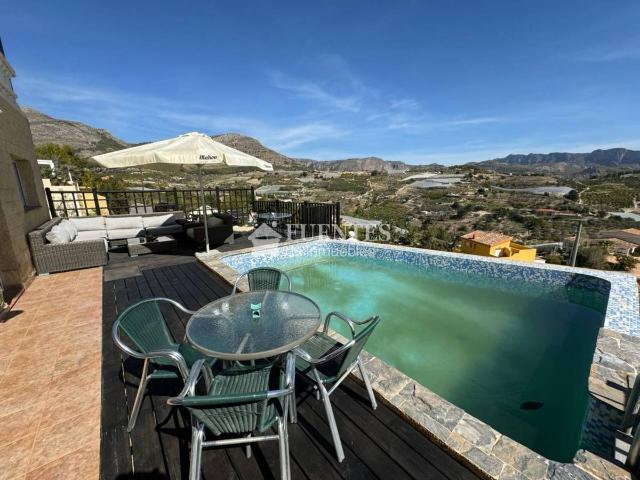 Chalet en venta en Callosa D'en Sarrià, Valencia