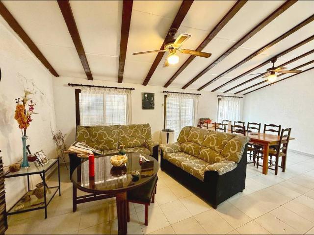 Chalet en venta en Callosa D'en Sarrià, Valencia