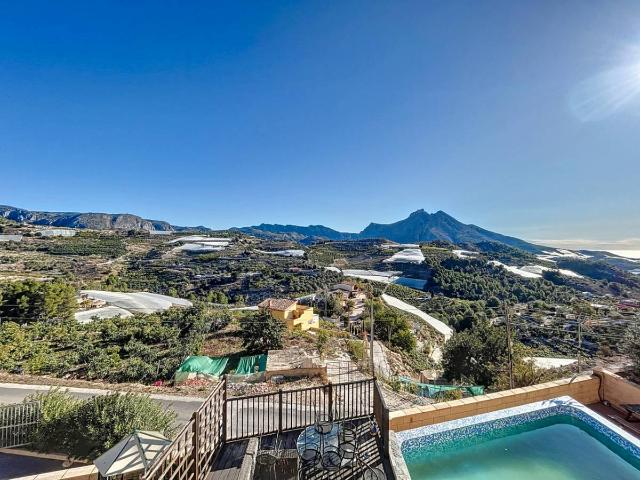Villa en venta en Callosa D'en Sarrià