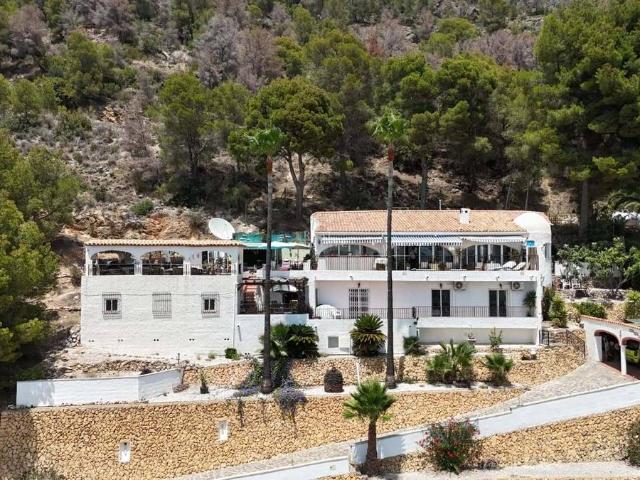 Chalet en venta en Callosa D'en Sarrià, Valencia