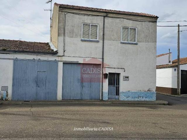 Villa en venta en Calvarrasa De Abajo