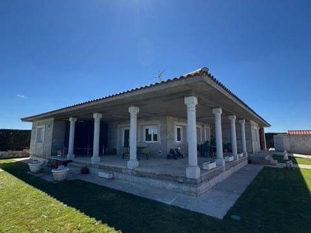 Chalet en venta en Calvarrasa De Arriba, Castilla y León