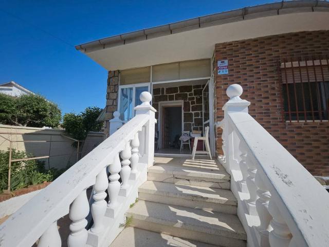 Villa en venta en Casarrubios Del Monte