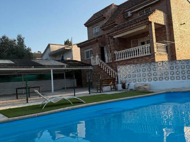 Villa en venta en Casarrubios Del Monte Villa en venta en Casarrubios Del Monte