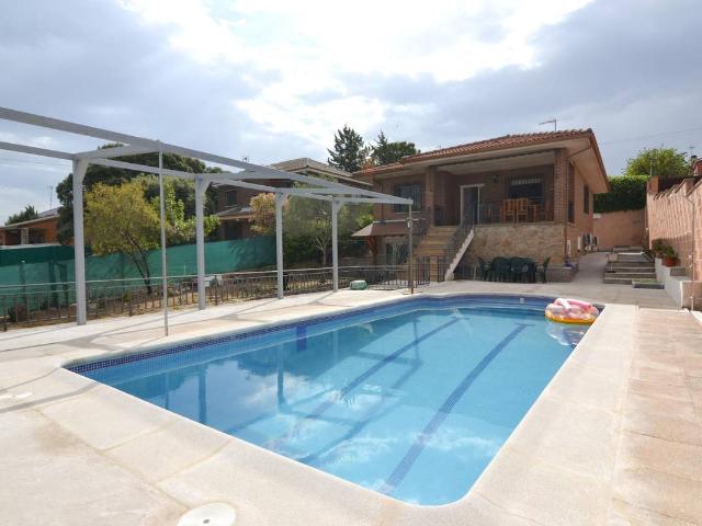 Chalet en venta en Casarrubios Del Monte, Castilla-La Mancha